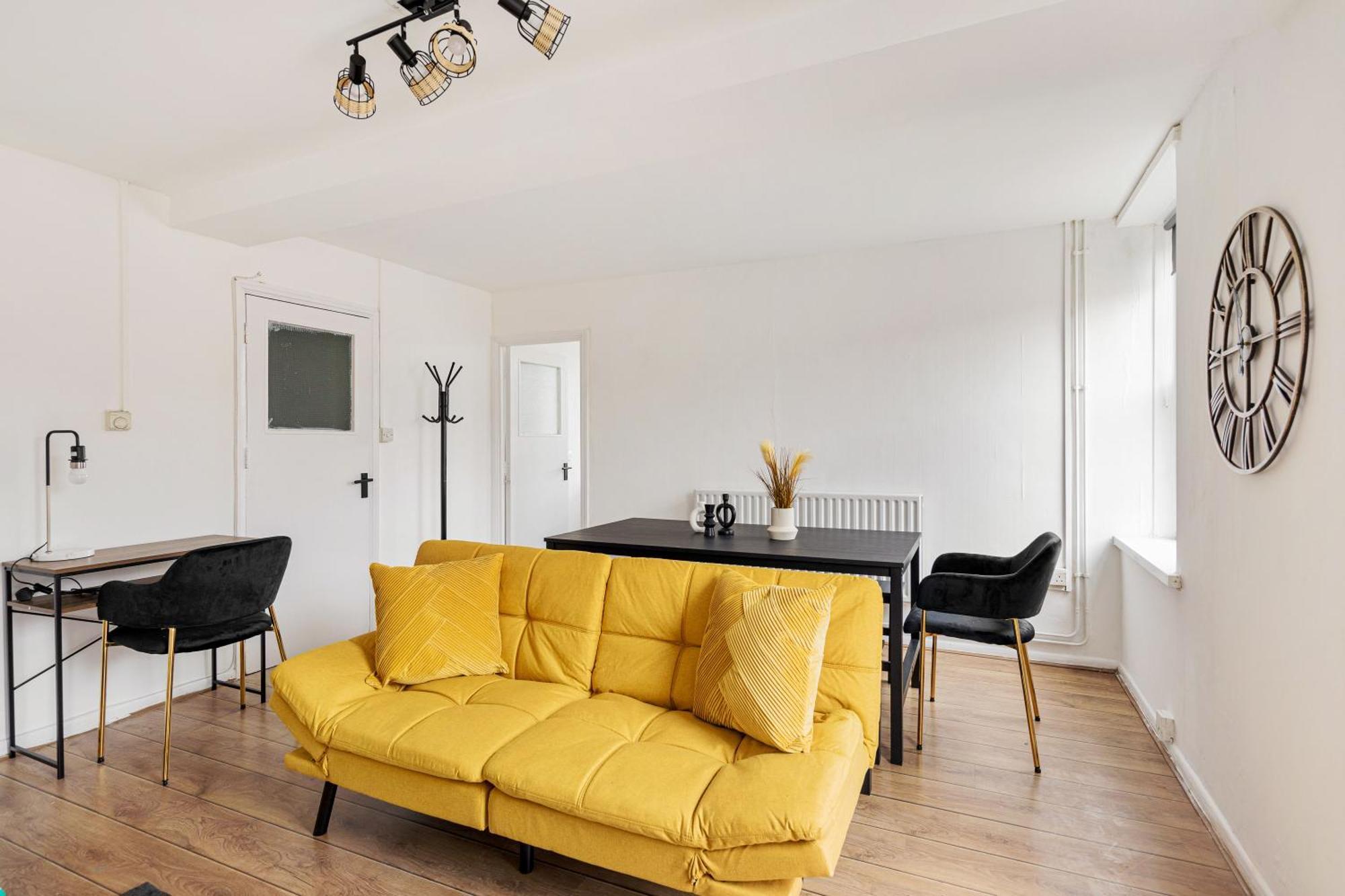 Sleek Shoreditch Hideout - 2 Bed Gem With Balcony In Central Londra Dış mekan fotoğraf
