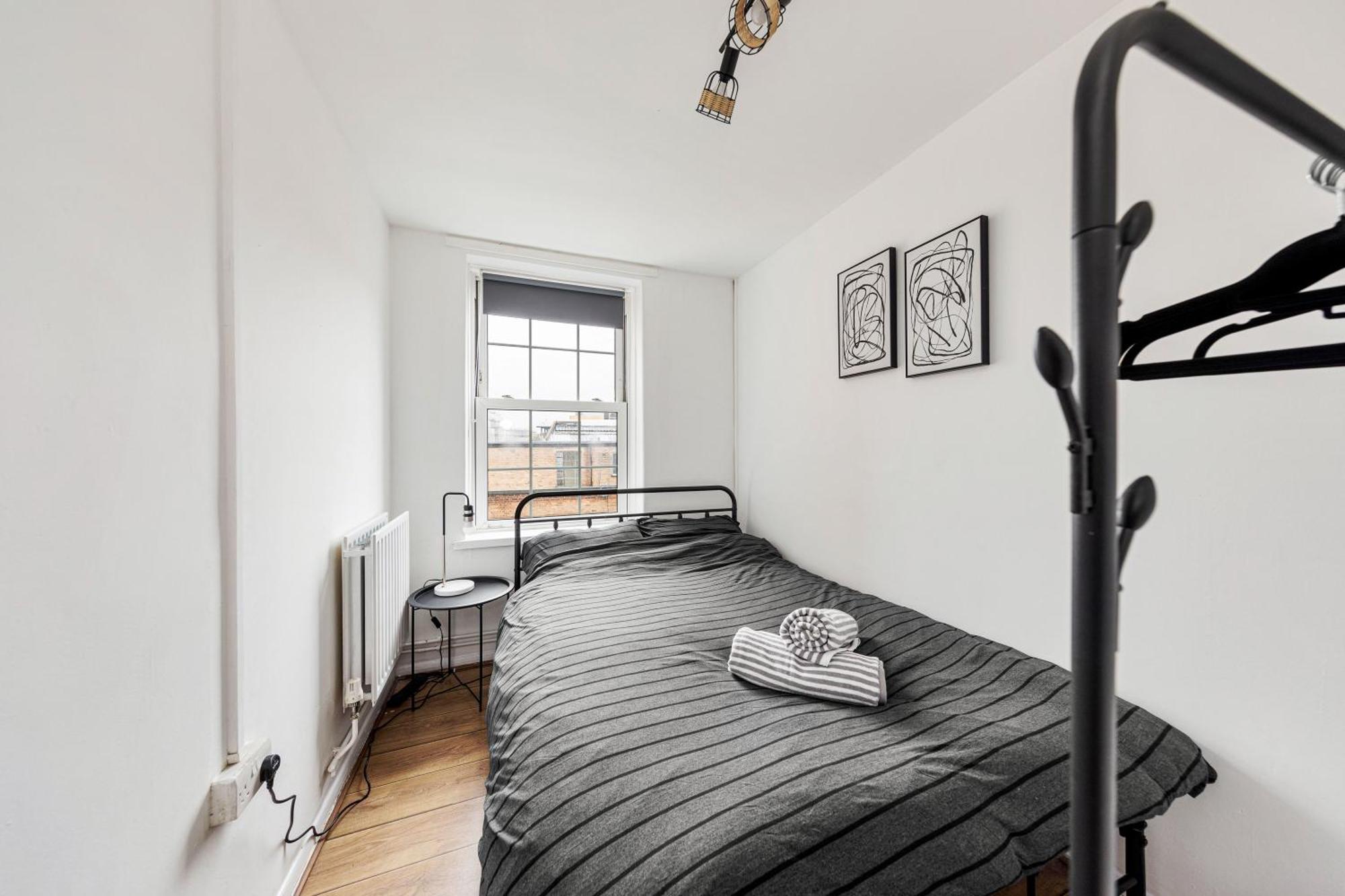 Sleek Shoreditch Hideout - 2 Bed Gem With Balcony In Central Londra Dış mekan fotoğraf