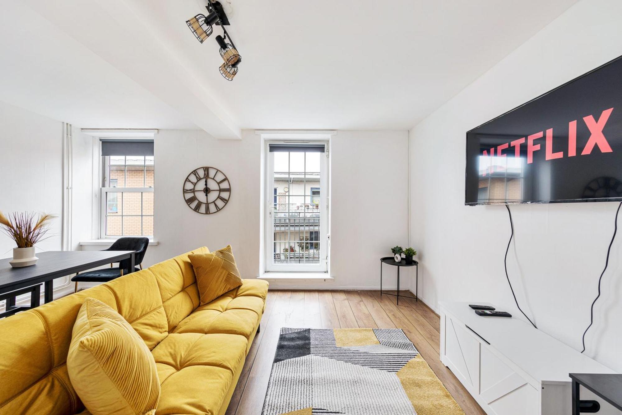 Sleek Shoreditch Hideout - 2 Bed Gem With Balcony In Central Londra Dış mekan fotoğraf
